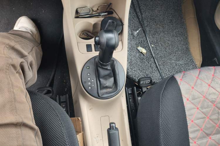 Used Skoda Fabia 2012 1.4L Automatic Crystal Edition Gear Lever