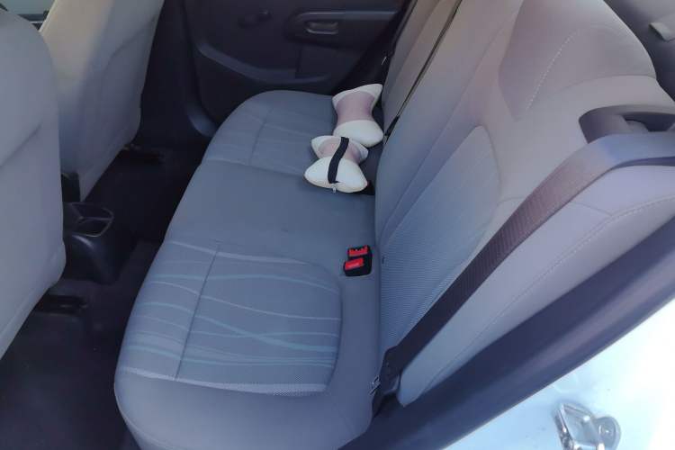 Used Chevrolet Aveo Sonic 2014 Sedan 1.4SL MT Comfort Edition
