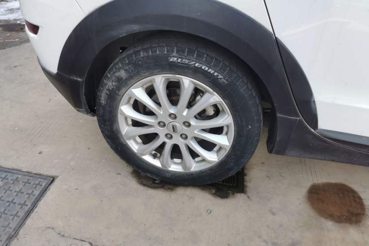 Used Qoros 3 2016 Urban SUV 1.6T Automatic Zhiyue Model