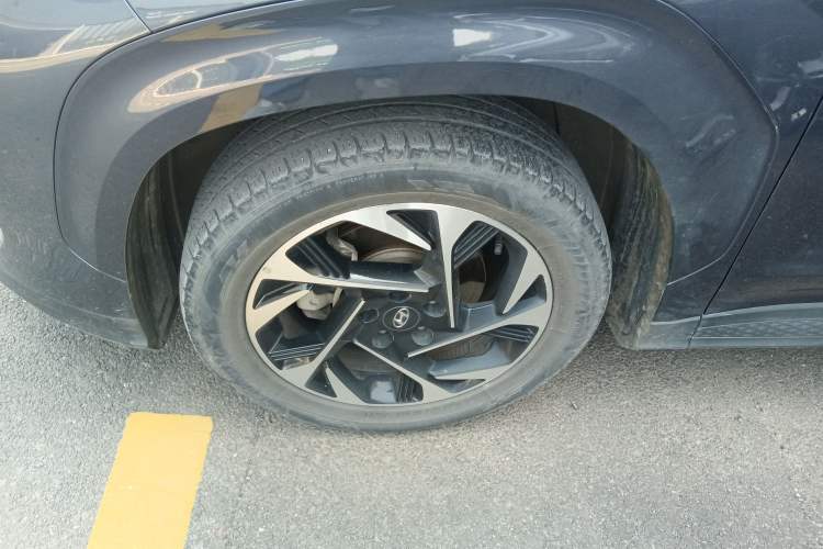 Used Hyundai Custo 2021 270TGDi Prestige LUX Left Front Wheel Hub