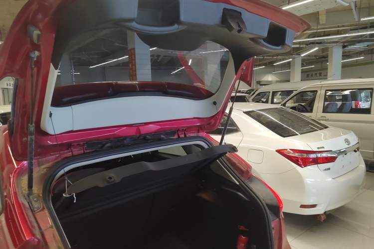 Used Ford Focus 2017 Hatchback 1.6L Automatic Comfort Plus SmartDrive Edition Trunk