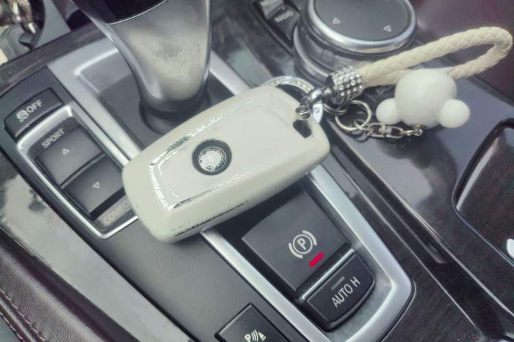 Used BMW 5 Series 2014 525Li Luxury Design Package
