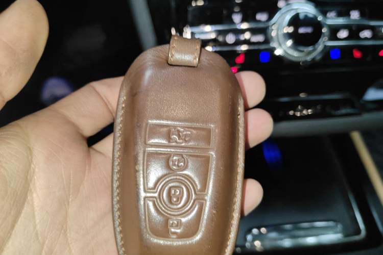 Used Lincoln Corsair 2021 2.0T Two-Wheel-Drive Luxury Edition
