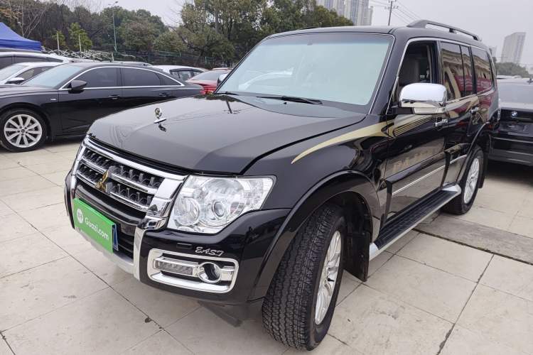 Used Mitsubishi Pajero 2018 V97 3.8L 5-Door GLS Sunroof – Middle East