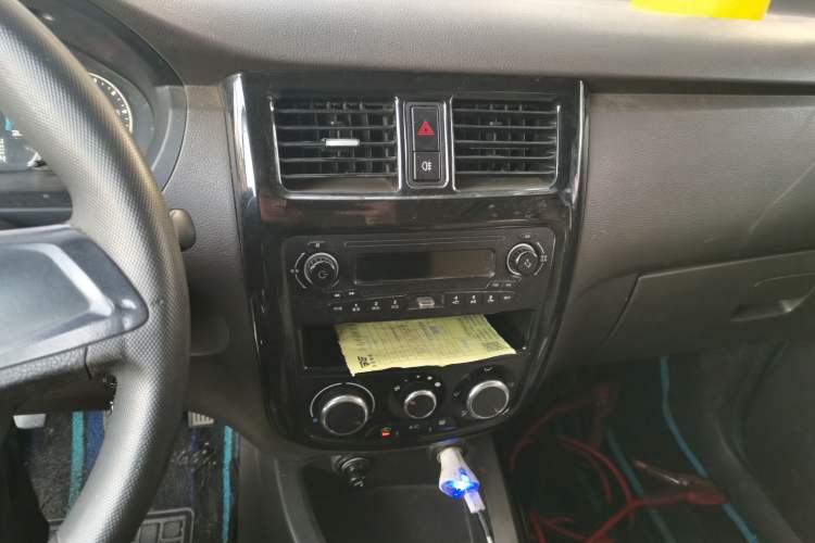 Used Wuling Rongguang V 2016 1.5L Standard Version Audio And AC Panel