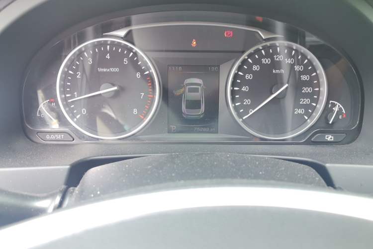 Used Geely Auto Emgrand GT 2017 1.8T Luxury Model Odometer Close Up