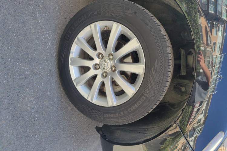 Used Mazda CX-7 2010 2.5L Luxury Edition Right Front Wheel Hub