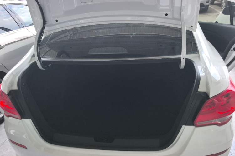 Used Chevrolet Cavalier 2019 320 Manual Xinyue Edition Trunk