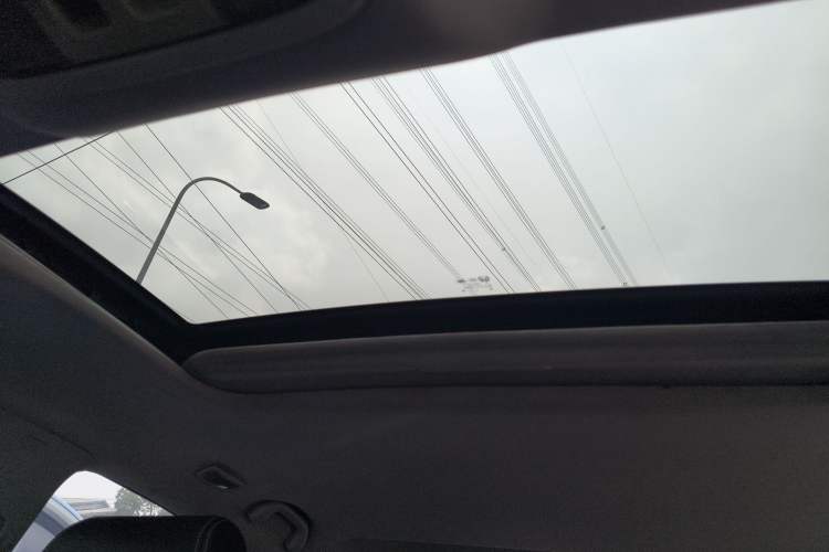 Used JMC Yusheng S330 2016 1.5L GTDi Automatic Two-Wheel Drive Fashion Edition Headliner