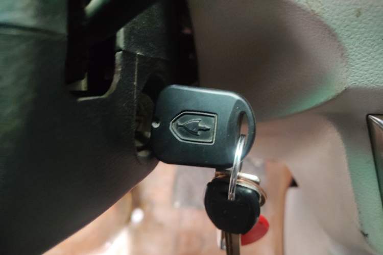 Used Jinbei New Hiace S 2023 1.5L Wealth Edition Passenger Van 5/6/7-Seater Non-Air-Conditioned Version SWC15M