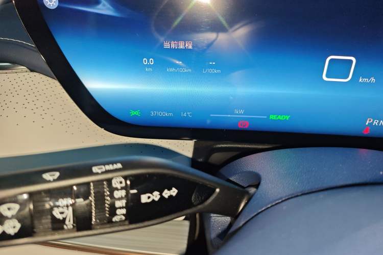 Used Buick GL8 New Energy 2024 Lu Zun Luxury Edition 7-Seater Odometer Close Up