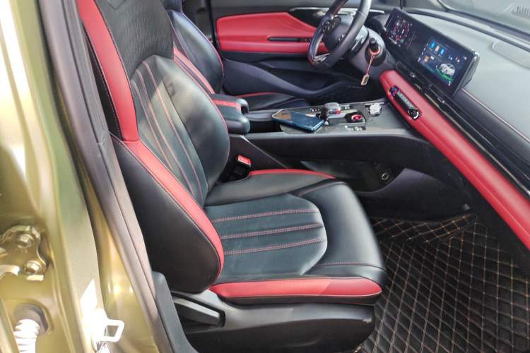 Used GAC Trumpchi EMPOW 2021 270T DCT J15 Version Right Front Seat