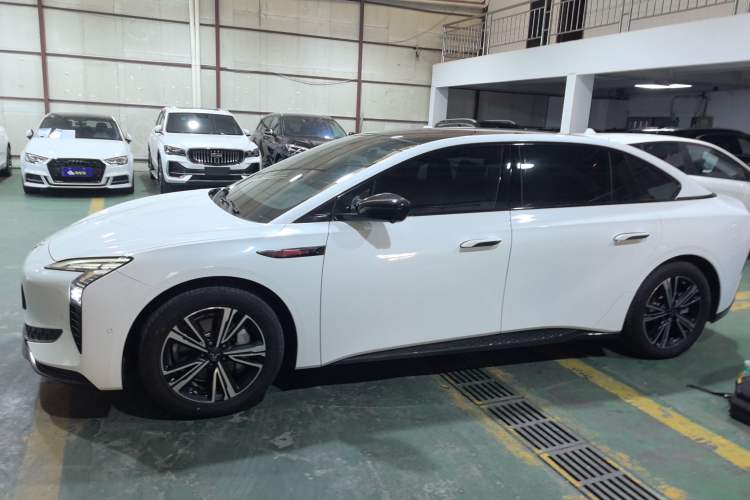 Used Hongqi EH7 2024 690 Pro
