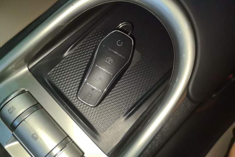 Used BYD Dolphin 2023 420 km Fashion Edition Vehicle Key