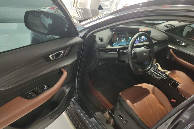 Used Chery Tiggo 8 PLUS 2022 290TGDI DCT Luxury Edition
