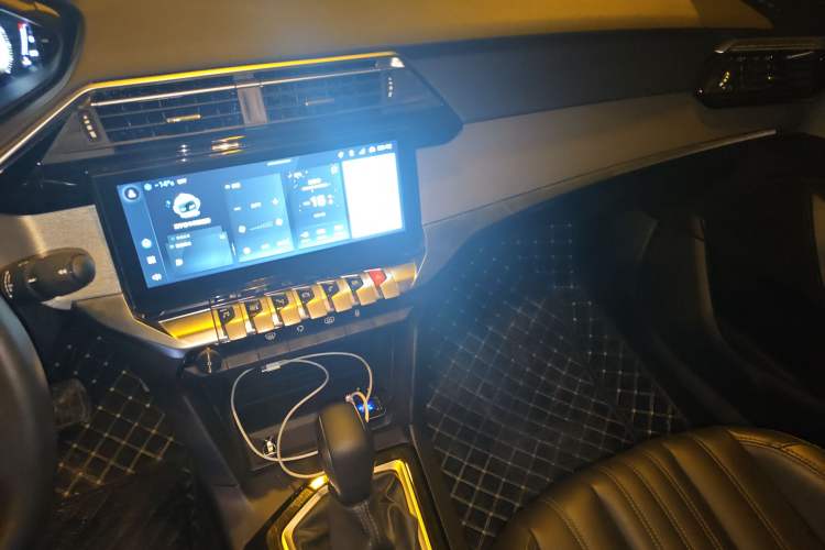 Used Peugeot 408 2022 1.6T Light-Chasing Edition Audio And AC Panel