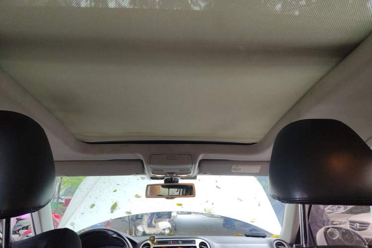 Used Volkswagen Tiguan 2015 1.8TSI Automatic Two-Wheel Drive Luxury Model Headliner