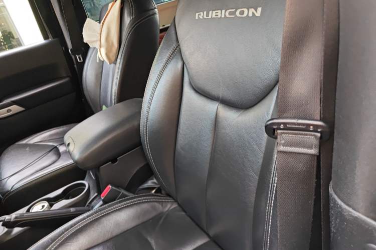 Used Jeep Wrangler 2015 3.6L Rubicon Two-Door Comfort Edition