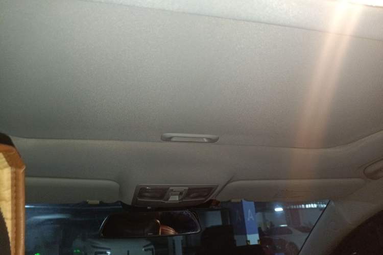 Used Kia Sportage R 2015 2.0L Automatic Two-Wheel Drive GLS Headliner