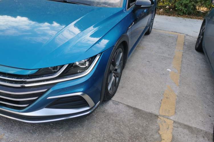 Used Volkswagen FAW-Volkswagen CC 2021 Estate Vehicle 380TSI Vizzion Edition Left Front Headlight