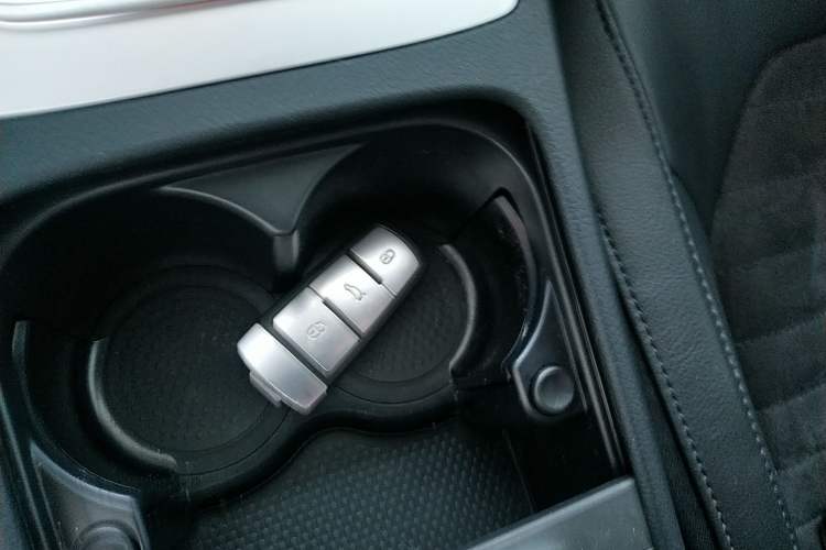 Used Volkswagen Magotan 2015 1.8TSI Luxury Model Vehicle Key