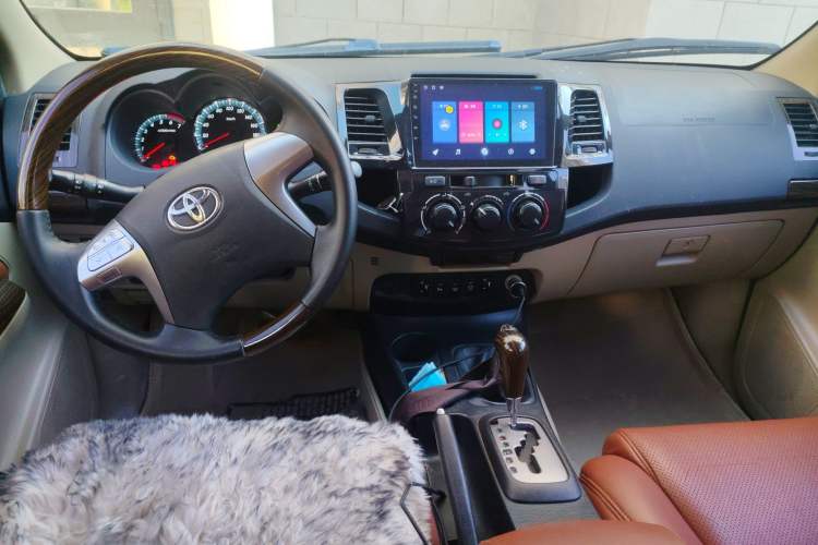 Used Toyota Fortuner  Center Console