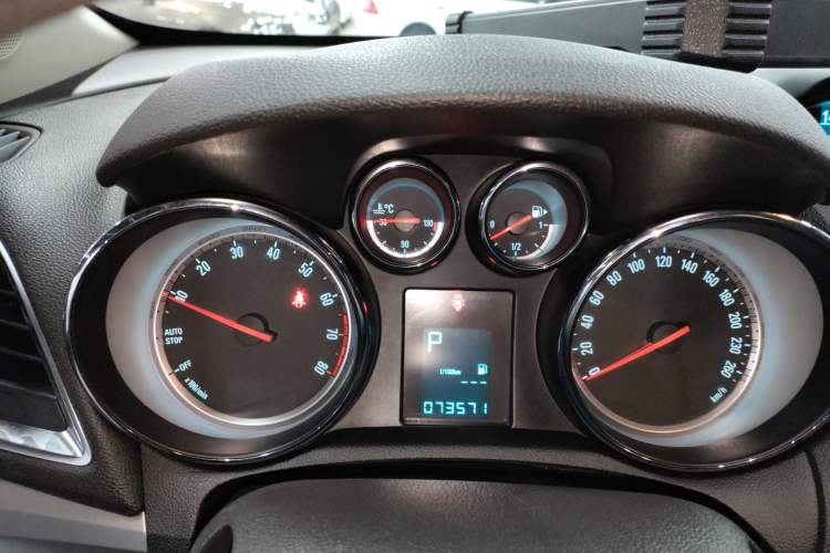 Used Buick Encore 2015 1.4T Automatic Two-Wheel Drive Urban Elite Version