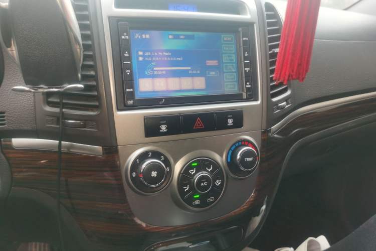 Used Hyundai Santa Fe Classic 2011 2.4 Comfort Edition 5-Seater Two-Wheel Drive