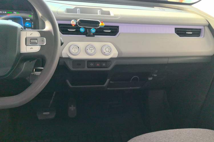 Used Chery QQ Ice Cream 2022 120km Conical Shape Lithium Iron Phosphate Audio And AC Panel