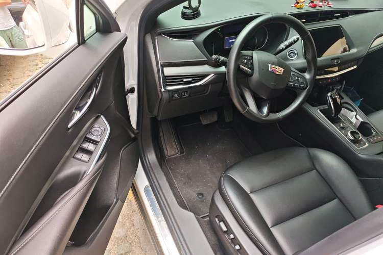 Used Cadillac XT4 2022 28T Two-Wheel-Drive Luxury Version Driver Seat