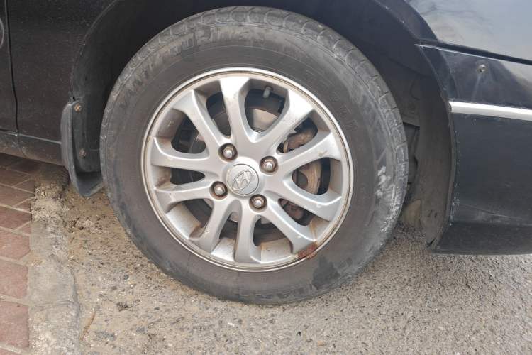 Used Hyundai Elantra 2007 1.6L Manual Comfort Model Right Front Wheel Hub