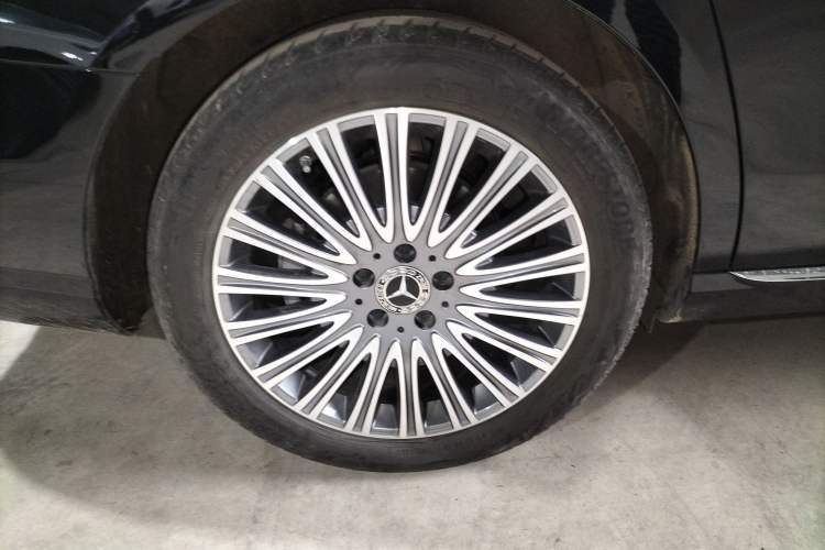 Used Mercedes-Benz E-Class 2023 Updated E 300 L Fashion Edition
