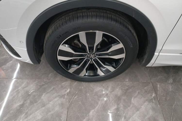 Used Volkswagen Tiguan L 2024 Outstanding Model 330TSI Automatic Two-Wheel Drive R-Line Dragon Glory Edition