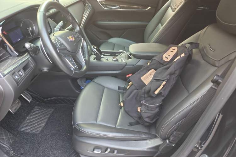 Used Cadillac XT5 2022 2.0T Four-Wheel Drive Luxury Version (Hummingbird Edition) Left Front Seat