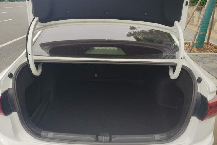 Used Volkswagen Bora 2020 1.5L Automatic Fashion Edition Trunk