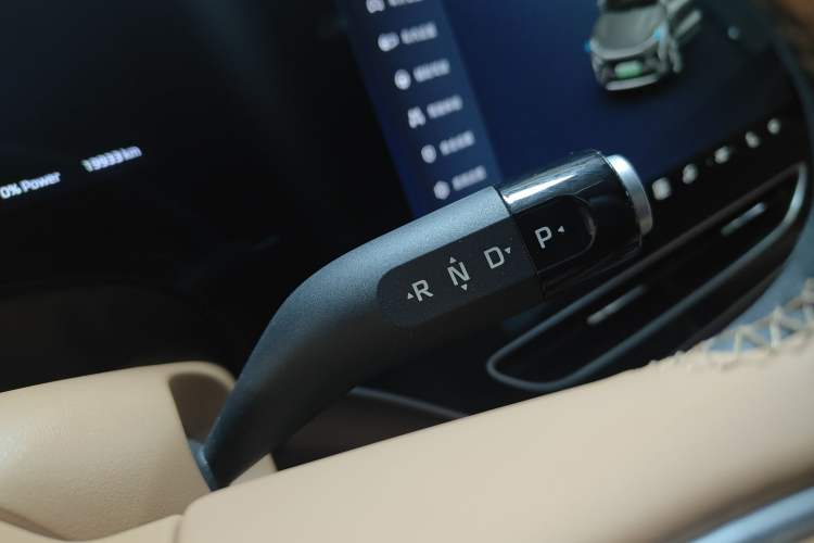 Used Rising R7 2024 Advanced Edition Gear Lever