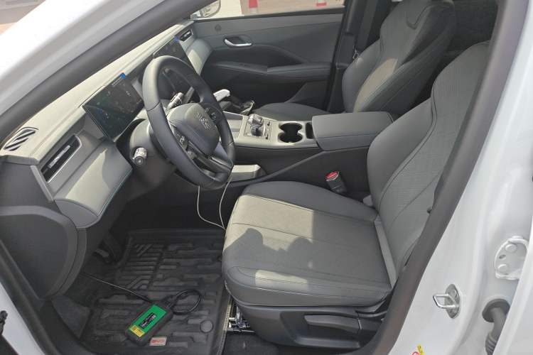 Used BYD Qin PLUS 2025 DM-i Smart Drive 55KM Leading Model
