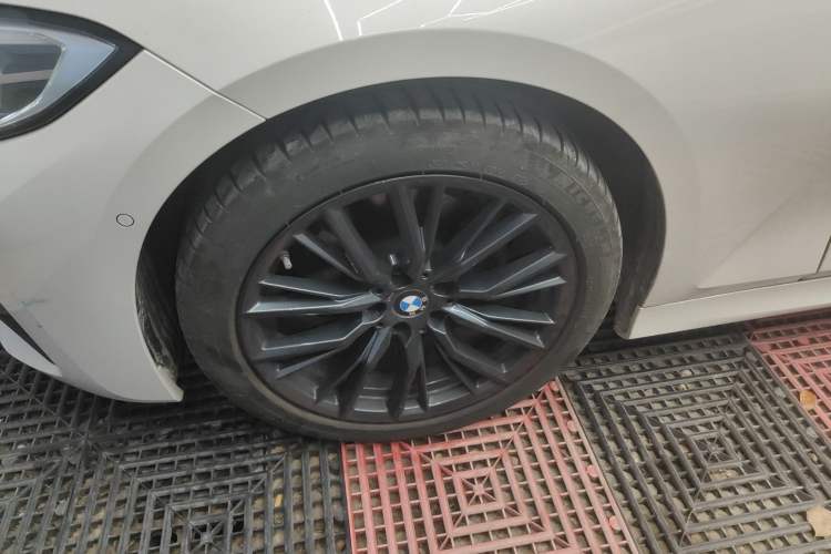 Used BMW 3 Series 2020 Facelifted 325Li M Sport Night Edition Package Left Front Wheel Hub