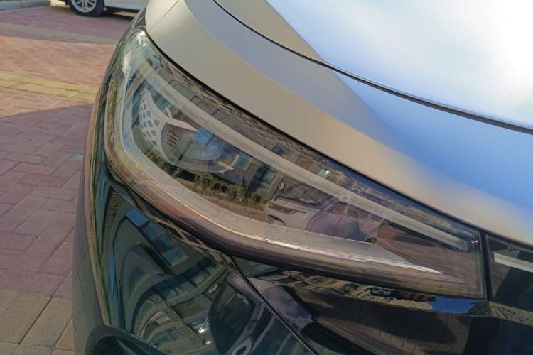 Used Volkswagen ID.4 CROZZ 2022 Long-Range Lite PRO Edition Right Front Headlight