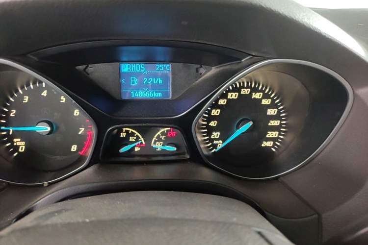 Used Ford Focus 2012 Sedan 1.6L Automatic Fashion Edition
