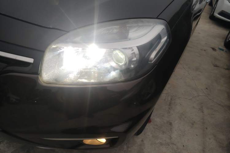 Used Renault Koleos 2014 Revised Version 2.0L Two-Wheel Drive Fashion Edition