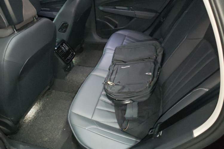 Used Volkswagen Passat 2025 Outstanding Model 380TSI Starry Dragon Edition Left Rear Seat