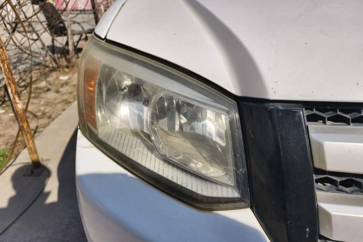 Used JMC Baodian 2016 2.8T New Value-Added Diesel Two-Wheel Drive Standard Version JX493ZLQ4G Right Front Headlight