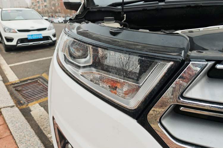 Used Ford Edge 2016 EcoBoost 245 Two-Wheel-Drive Titanium 5-Seater
