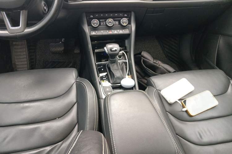 Used Skoda Kodiaq 2018 Facelifted TSI330 5-Seater Two-Wheel-Drive Luxury Enjoyment Edition Gear Lever