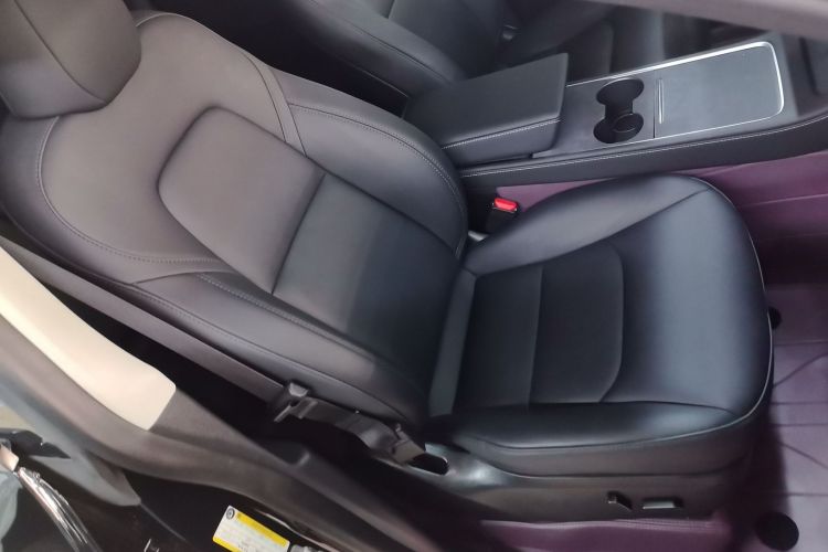 Used Tesla Model Y 2023 Rear-Wheel-Drive Version
