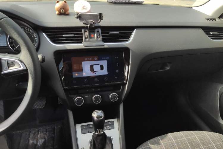 Used Skoda Octavia 2019 1.5L Automatic SmartDrive Comfort Edition China VI Standard