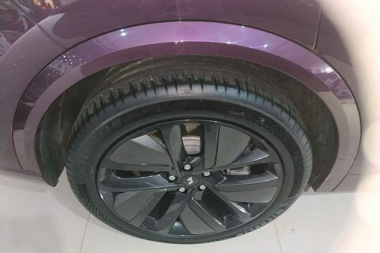 Used Li Auto L9 2024 Pro Model Right Rear Wheel Hub