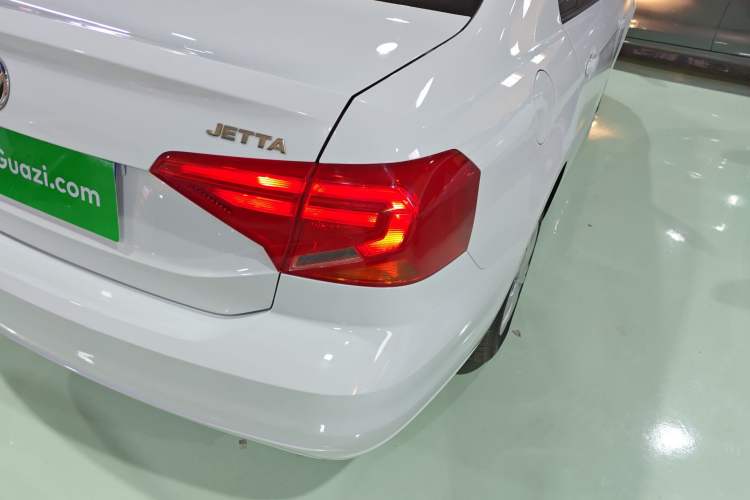 Used Volkswagen Jetta 2017 1.4L Manual Fashion Edition