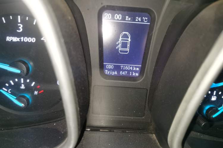 Used Zxauto Terralord 2016 2.5T Two-Wheel Drive Luxury Version JE4D25E Odometer Close Up